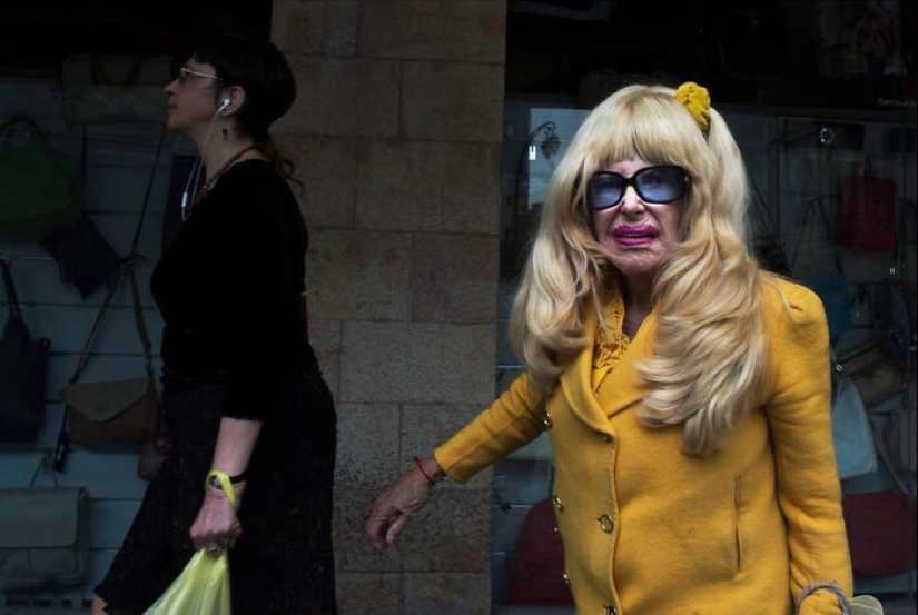Street Life In Israel: 12 Captivating Images Taken By Ilan Ben Yehuda Street Life In Israel: 12 Captivating Images Taken By Ilan Ben Yehuda
