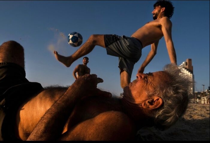 Street Life In Israel: 12 Captivating Images Taken By Ilan Ben Yehuda Street Life In Israel: 12 Captivating Images Taken By Ilan Ben Yehuda