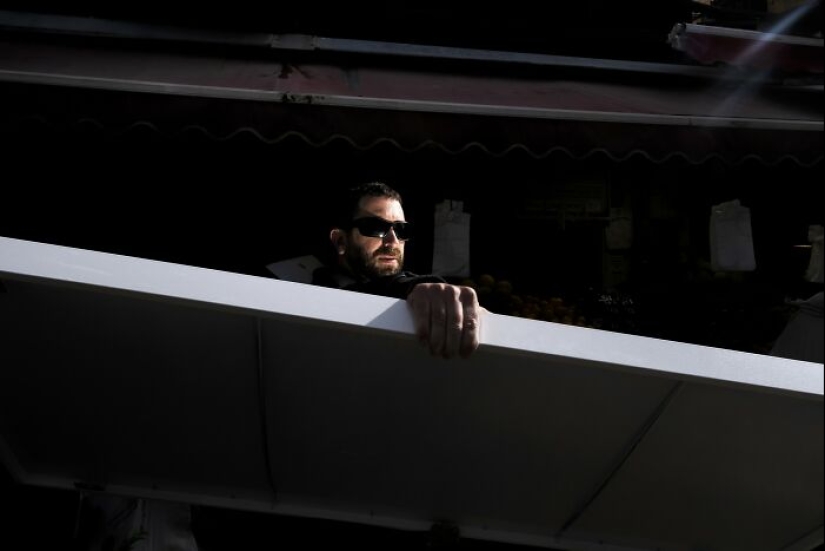 Street Life In Israel: 12 Captivating Images Taken By Ilan Ben Yehuda Street Life In Israel: 12 Captivating Images Taken By Ilan Ben Yehuda