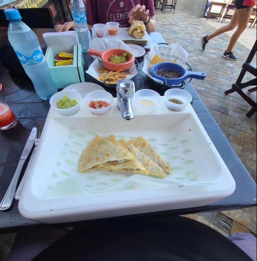 Tapas en la cabeza de Jack Nicholson, rollos en una patineta y 20 ejemplos más de platos extraños Tapas en la cabeza de Jack Nicholson, rollos en una patineta y 20 ejemplos más de platos extraños