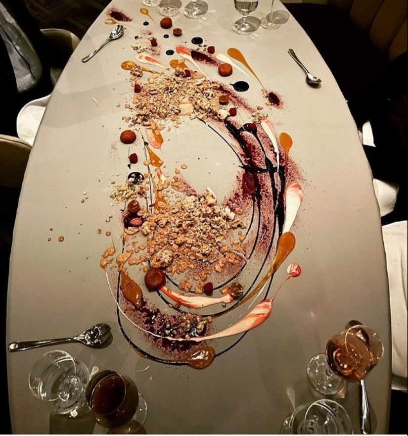 Tapas en la cabeza de Jack Nicholson, rollos en una patineta y 20 ejemplos más de platos extraños Tapas en la cabeza de Jack Nicholson, rollos en una patineta y 20 ejemplos más de platos extraños