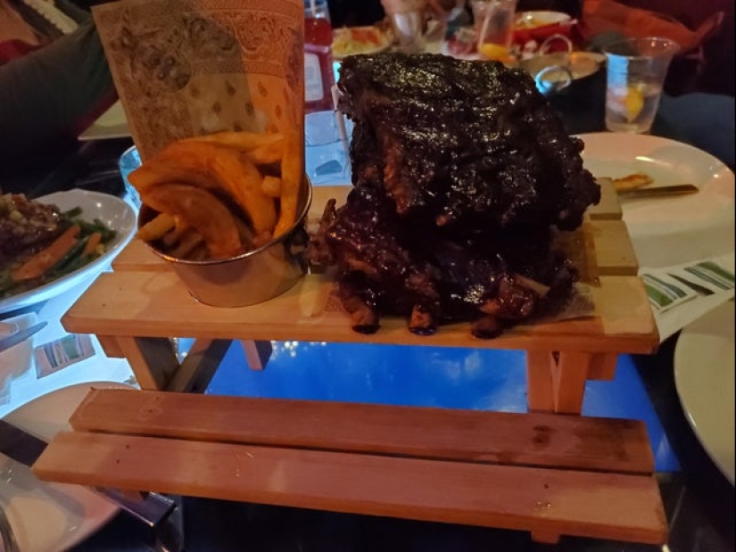 Tapas en la cabeza de Jack Nicholson, rollos en una patineta y 20 ejemplos más de platos extraños Tapas en la cabeza de Jack Nicholson, rollos en una patineta y 20 ejemplos más de platos extraños