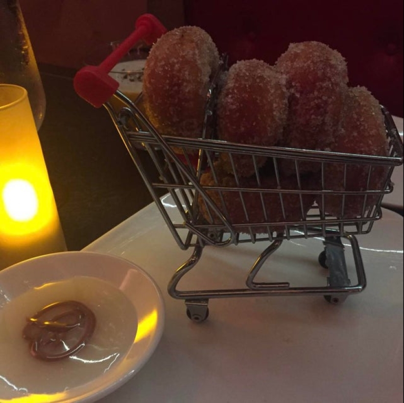 Tapas en la cabeza de Jack Nicholson, rollos en una patineta y 20 ejemplos más de platos extraños Tapas en la cabeza de Jack Nicholson, rollos en una patineta y 20 ejemplos más de platos extraños