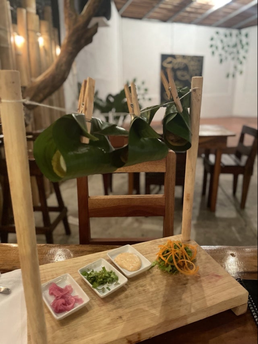 Tapas on Jack Nicholson's head, rolls on a skateboard and 20 more examples of strange serving of dishes Tapas on Jack Nicholson's head, rolls on a skateboard and 20 more examples of strange serving of dishes