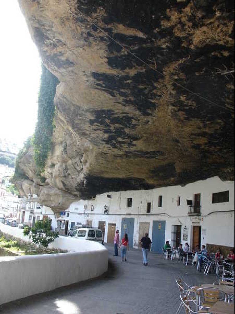 The Amazing Town in the Rock: Setenil de las Bodegas The Amazing Town in the Rock: Setenil de las Bodegas