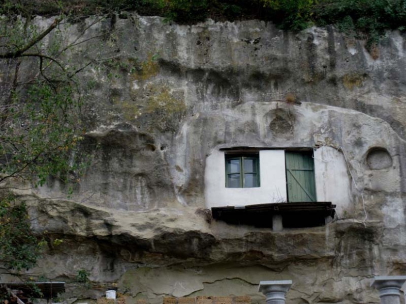 The Amazing Town in the Rock: Setenil de las Bodegas The Amazing Town in the Rock: Setenil de las Bodegas