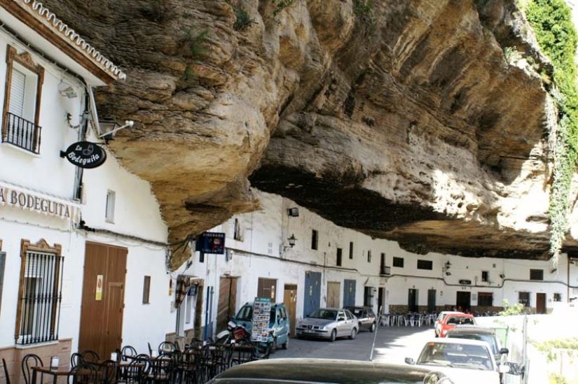 The Amazing Town in the Rock: Setenil de las Bodegas The Amazing Town in the Rock: Setenil de las Bodegas