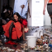 The audience just threw actual trash onto the runway in Milan The audience just threw actual trash onto the runway in Milan