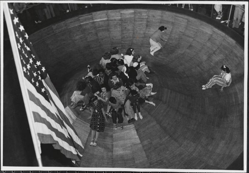 The mind-blowing "Rotor– is a rotating attraction of the 50s for the most desperate The mind-blowing "Rotor– is a rotating attraction of the 50s for the most desperate