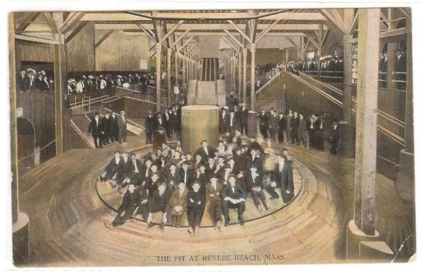 The mind-blowing "Rotor– is a rotating attraction of the 50s for the most desperate The mind-blowing "Rotor– is a rotating attraction of the 50s for the most desperate
