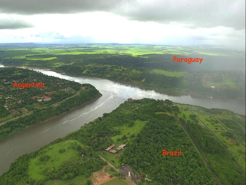 The most unusual borders that showcase policy The most unusual borders that showcase policy