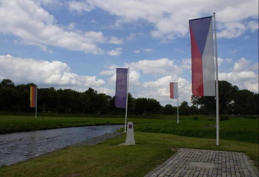 The most unusual borders that showcase policy The most unusual borders that showcase policy