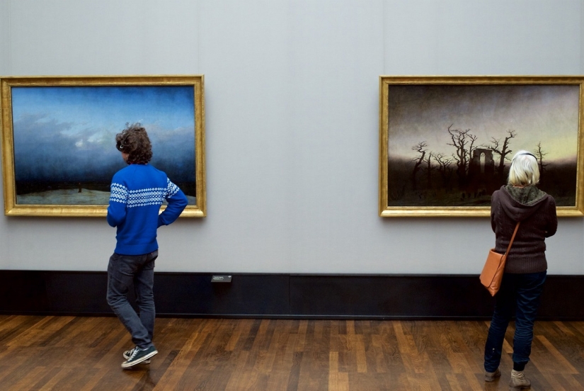 The project "People matching artworks" Austrian photographer Stefan Dragana The project "People matching artworks" Austrian photographer Stefan Dragana