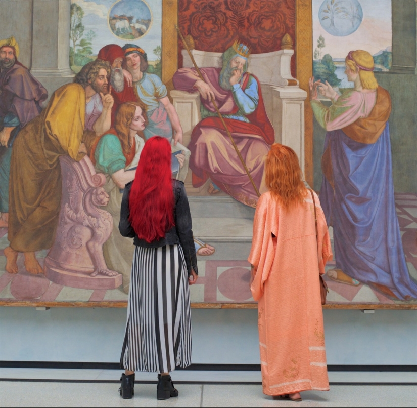 The project "People matching artworks" Austrian photographer Stefan Dragana The project "People matching artworks" Austrian photographer Stefan Dragana