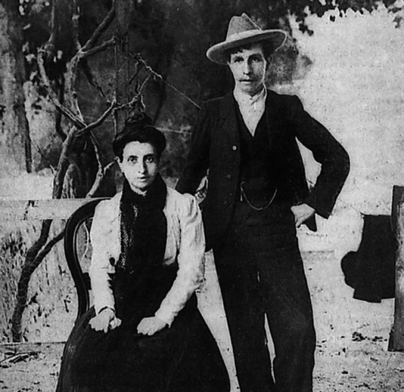 The sad story of Elisa and Marcela, the only lesbian couple who deceived the church and got married in 1901 The sad story of Elisa and Marcela, the only lesbian couple who deceived the church and got married in 1901