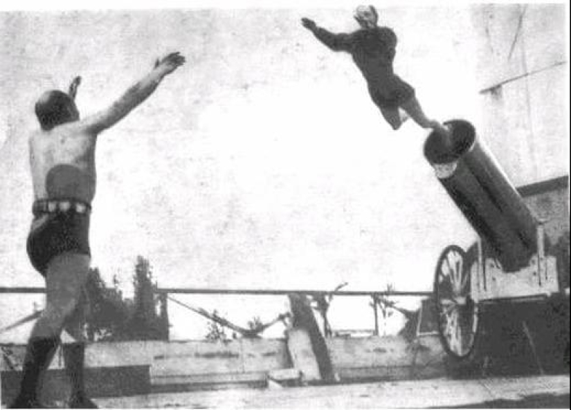 The story of circus athlete Alexander Zass — Russian "Iron Samson" The story of circus athlete Alexander Zass — Russian "Iron Samson"