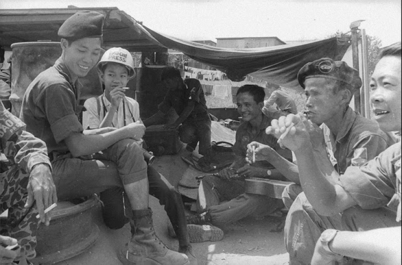 The story of Vietnam's youngest photojournalist - 12-year-old Lo Man Hung