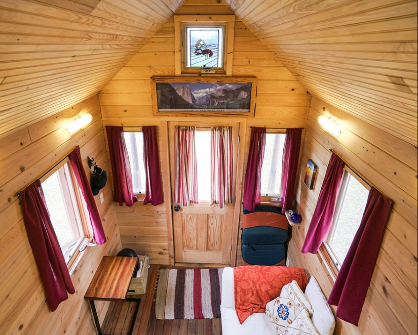These people live in houses smaller than your bedroom! These people live in houses smaller than your bedroom!