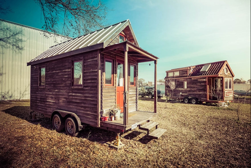 These people live in houses smaller than your bedroom! These people live in houses smaller than your bedroom!