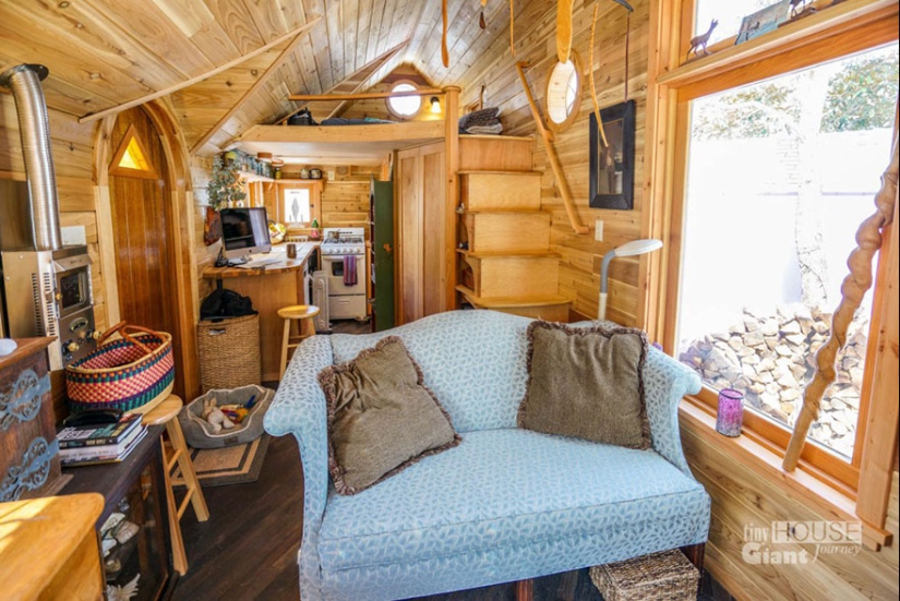 These people live in houses smaller than your bedroom! These people live in houses smaller than your bedroom!