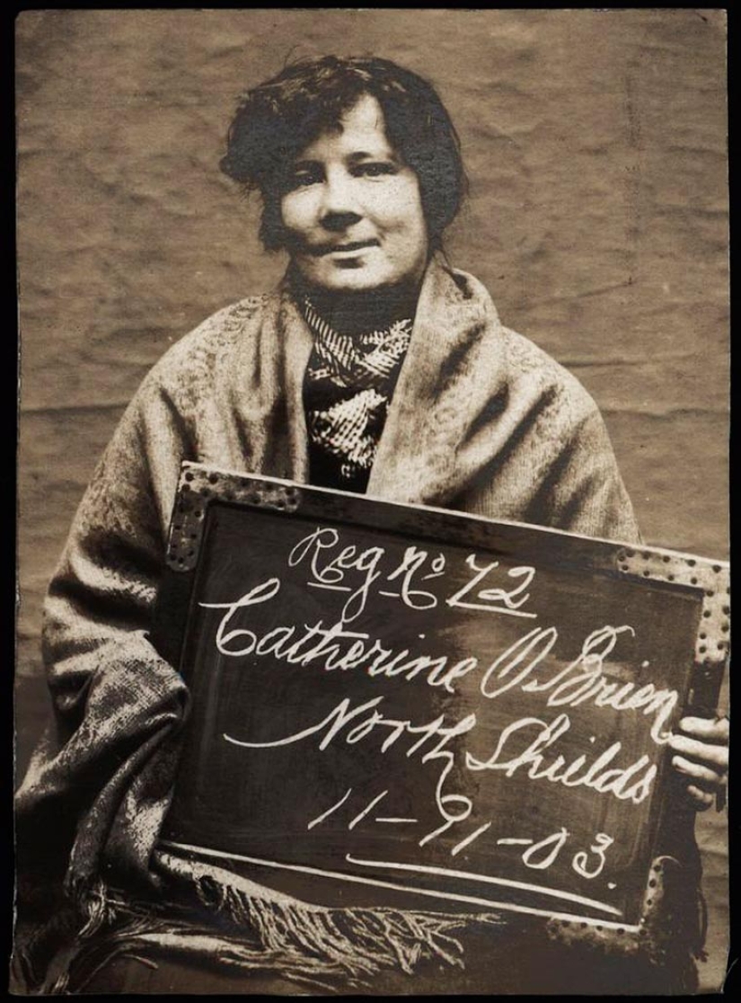 They were wanted by the police: Impressive photos of British criminals of the past