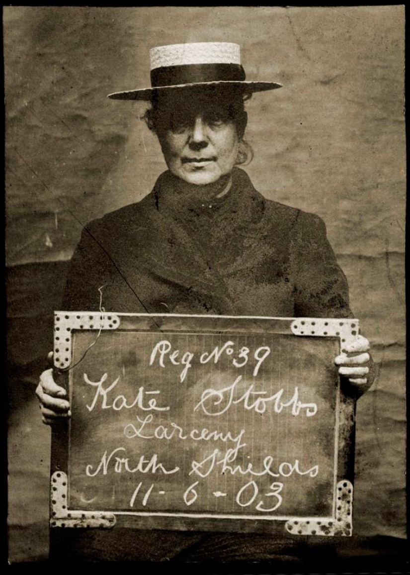 They were wanted by the police: Impressive photos of British criminals of the past