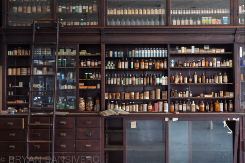 This Forgotten Pharmacy Is A Time Capsule From The Past This Forgotten Pharmacy Is A Time Capsule From The Past