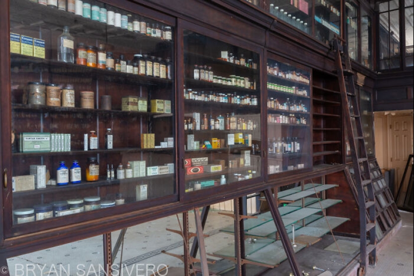 This Forgotten Pharmacy Is A Time Capsule From The Past This Forgotten Pharmacy Is A Time Capsule From The Past