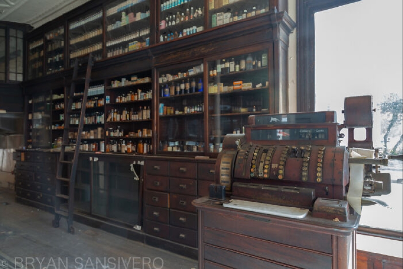 This Forgotten Pharmacy Is A Time Capsule From The Past This Forgotten Pharmacy Is A Time Capsule From The Past