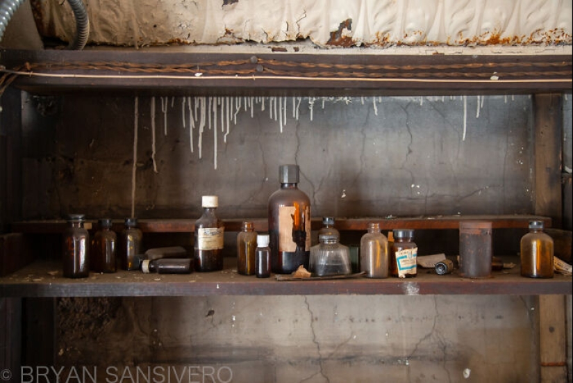 This Forgotten Pharmacy Is A Time Capsule From The Past This Forgotten Pharmacy Is A Time Capsule From The Past