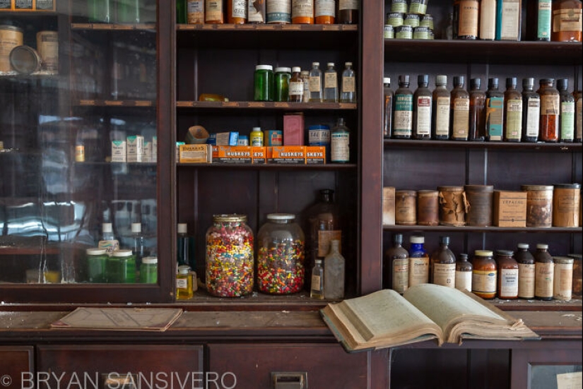 This Forgotten Pharmacy Is A Time Capsule From The Past This Forgotten Pharmacy Is A Time Capsule From The Past