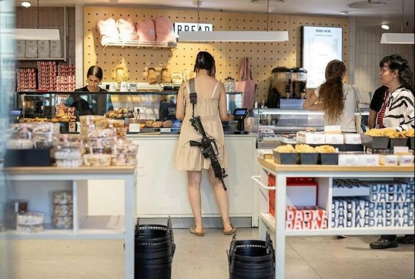 This Instagram Account Featured 15 New Amusing Street Photos This Instagram Account Featured 15 New Amusing Street Photos
