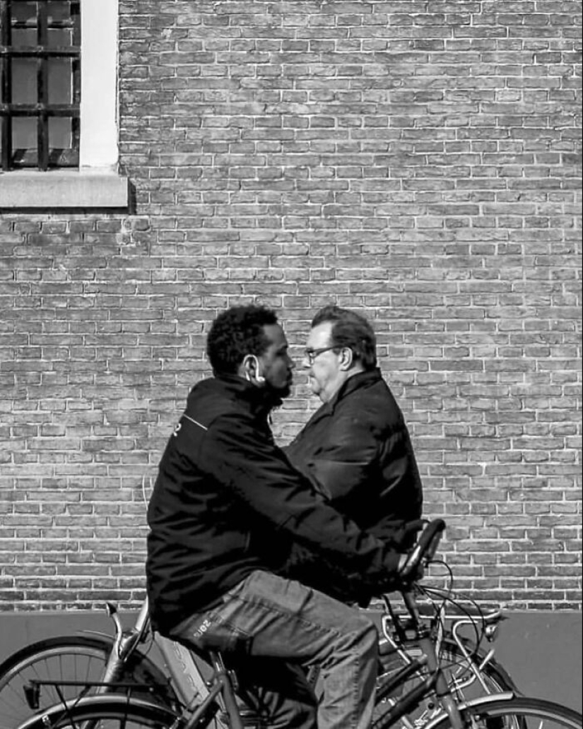 This Instagram Account Features Urban Photographs, And Here Are 12 Of The Best B&W Pics