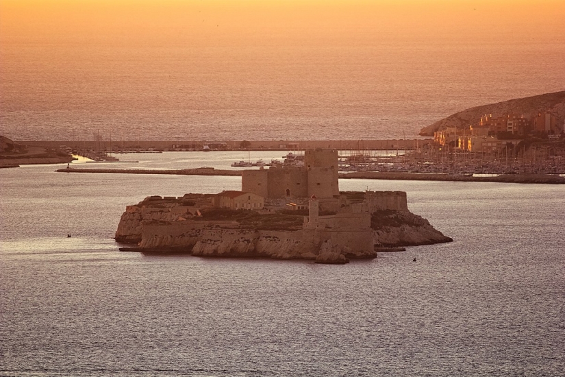 Top 10 most beautiful castles in France