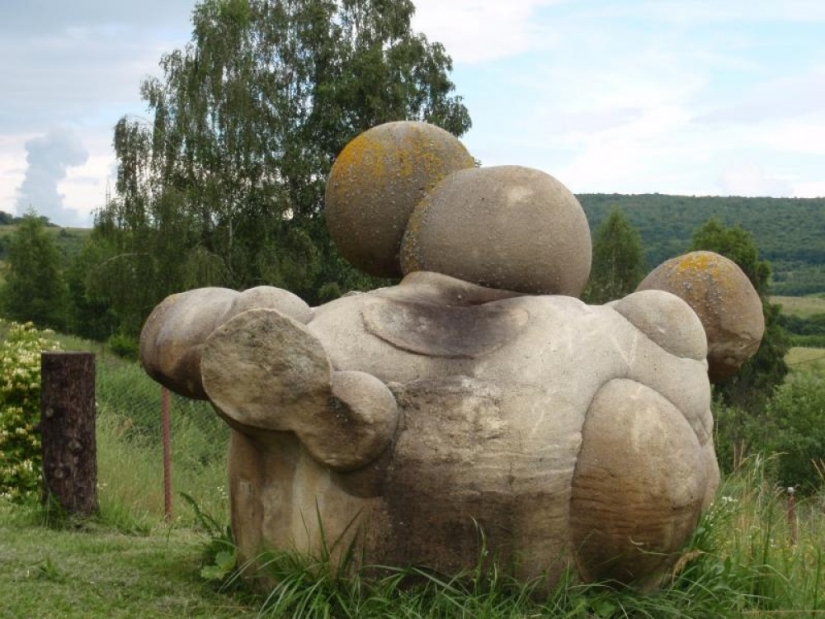 Trovanti — amazing "living stones" of Romania, which scientists stumped