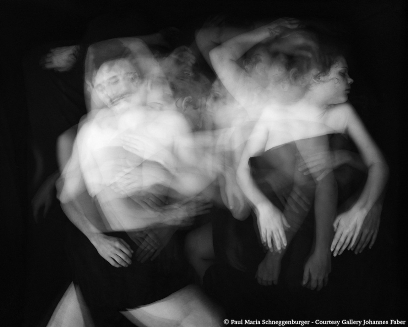 Un proyecto fotográfico íntimo sobre cómo nos movemos cuando dormimos juntos Un proyecto fotográfico íntimo sobre cómo nos movemos cuando dormimos juntos