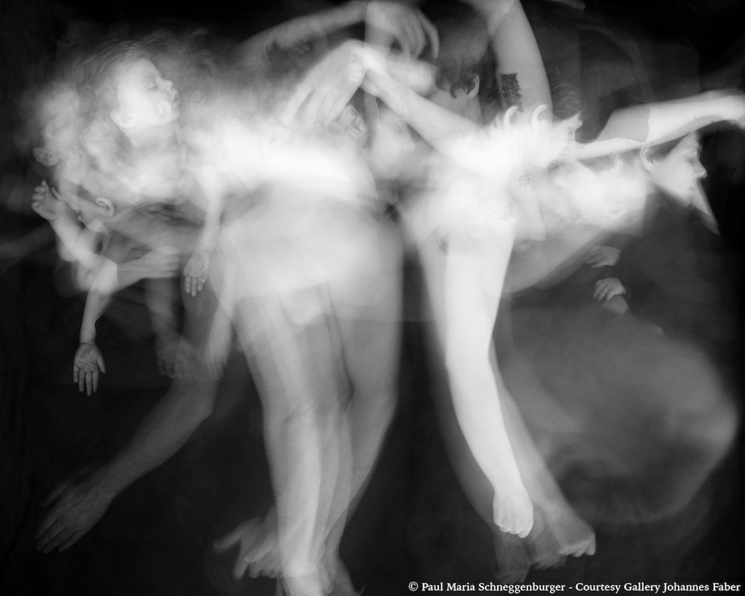 Un proyecto fotográfico íntimo sobre cómo nos movemos cuando dormimos juntos Un proyecto fotográfico íntimo sobre cómo nos movemos cuando dormimos juntos