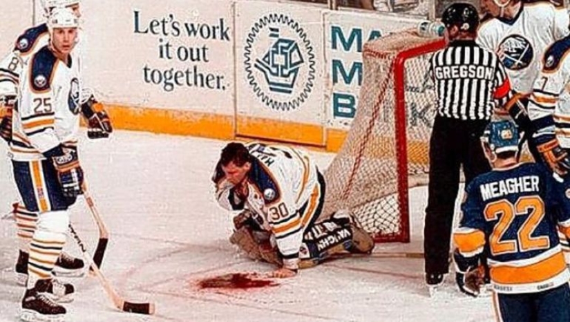 Una garganta cortada y un disparo en la cabeza: la historia del jugador de hockey Malarchuk que no se puede matar Una garganta cortada y un disparo en la cabeza: la historia del jugador de hockey Malarchuk que no se puede matar