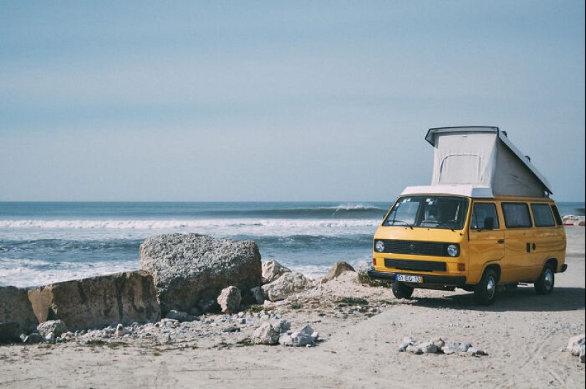 Veerle Helsen’s New Book ‘Surf & Art’ Connected 13 Artists From All Around The World