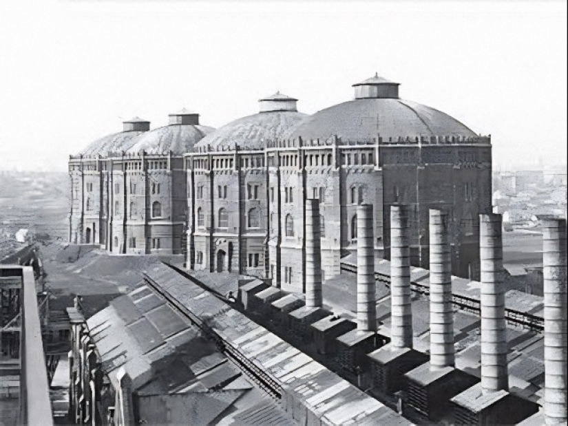 Vienna gasometers: structures of the past that have become the embodiment of the future Vienna gasometers: structures of the past that have become the embodiment of the future