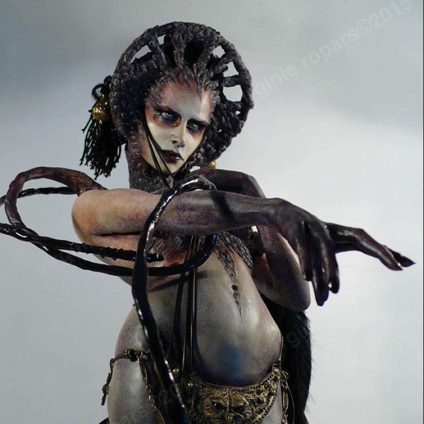 Virginie Ropar and her "dark" sculptures Virginie Ropar and her "dark" sculptures