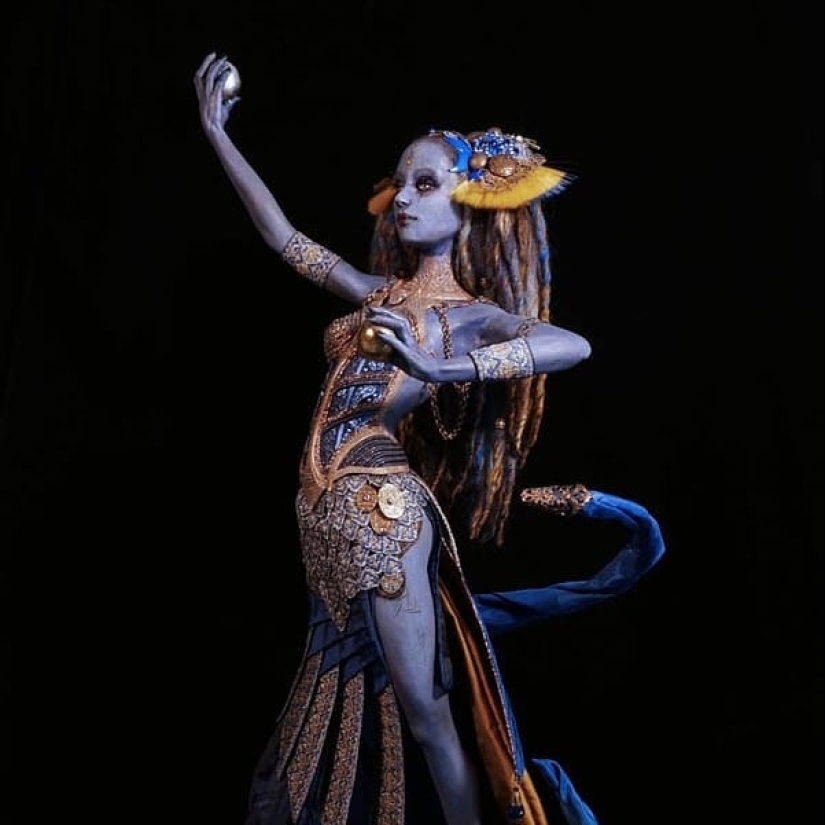 Virginie Ropar and her "dark" sculptures Virginie Ropar and her "dark" sculptures