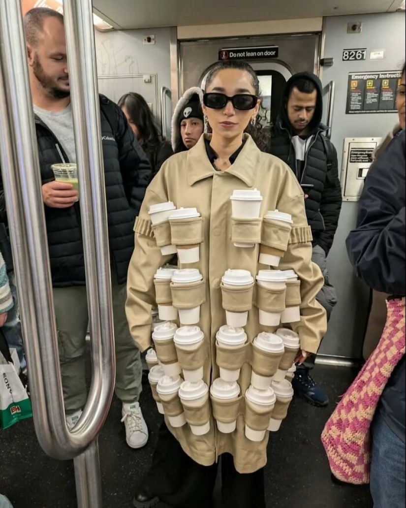 “What New York Wears”: 26 NYC Locals That Weren’t Afraid To Experiment With Their Fashion
