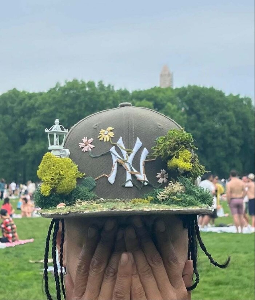 “What New York Wears”: 26 NYC Locals That Weren’t Afraid To Experiment With Their Fashion