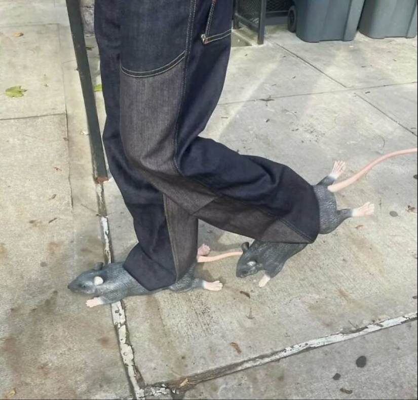 “What New York Wears”: 26 NYC Locals That Weren’t Afraid To Experiment With Their Fashion