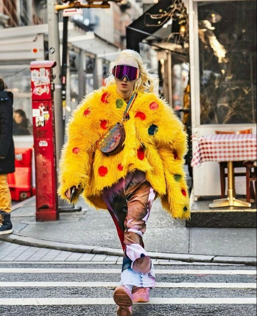 “What New York Wears”: 26 NYC Locals That Weren’t Afraid To Experiment With Their Fashion