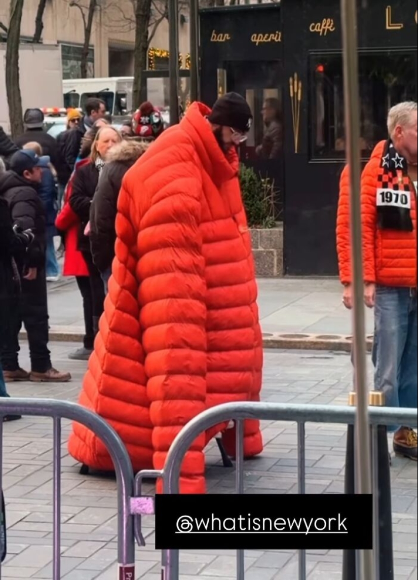 “What New York Wears”: 26 NYC Locals That Weren’t Afraid To Experiment With Their Fashion