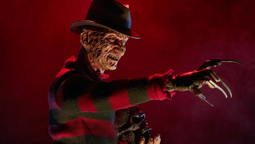 Why did Freddy Krueger wear a red-and-green striped sweater? Why did Freddy Krueger wear a red-and-green striped sweater?