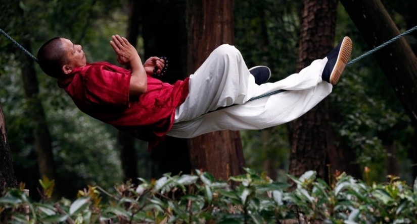 Why did people go to bed twice a night in the Middle Ages Why did people go to bed twice a night in the Middle Ages