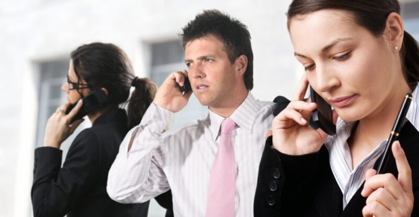 Why is it better not to pick up the phone if they call from an unfamiliar number?